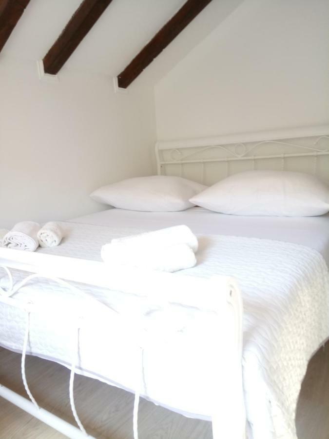 Holiday Home Jadric Osoje Екстериор снимка
